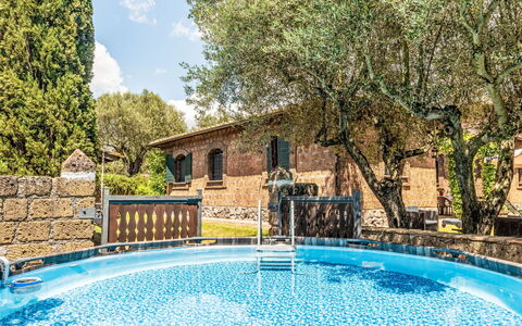 Casale di Befania: Piscina, Hacienda, Recurso, Jardín, Inmuebles, Patio Interior, Patio, Yarda, Eco Hotel, Mueble Para Exteriores