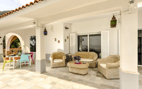 Villa Di Sofia: Propiedad, Habitación, Edificio, Diseño De Interiores, Sala, Bienes Raíces, Casa, Casa, Mueble, Inmuebles