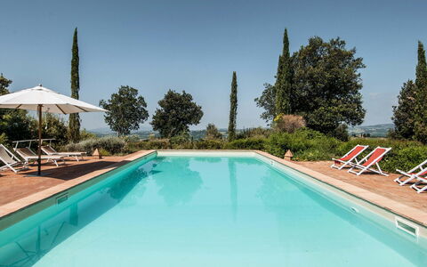 Lavacchio 16: Agua, Cielo, Piscina, Planta, Azur, Árbol, Sombra, Rectángulo, Ocio, Material Compuesto