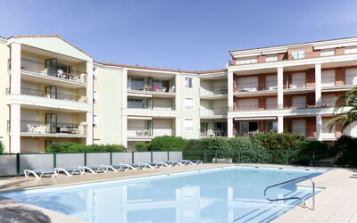 Sainte Maxime 688: Edificio, Propiedad, Departamento, Condominio, Bienes Raíces, Uso Mixto, Barrio Residencial, Casa, Piscina, Recurso