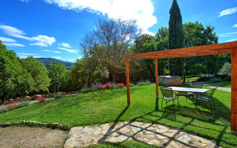 Borgo Mulignone: Paisaje Natural, Propiedad, Naturaleza, Yarda, Jardín, Hierba, Bienes Raíces, Árbol, Casa, Paisajismo