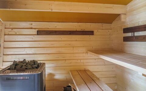 Itäkoski 2: Mueble, Silla, Mueble Para Exteriores, Mesa, Madera, Mesa Al Aire Libre, Cocina Y Comedor Mesa, Sombra, Jardín, Paraguas