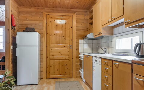 Lomamaja 2: Mueble, Silla, Mueble Para Exteriores, Mesa, Madera, Mesa Al Aire Libre, Cocina Y Comedor Mesa, Sombra, Jardín, Paraguas