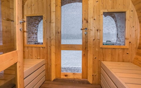Kissaniemi: Madera, Piso, Suelo, Mueble, Suelos De Madera, Diseño De Interiores, Litera, Habitación, Manchas De Madera, Madera Dura