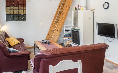 Onkijantie 7B: Mueble, Piso, Diseño De Interiores, Madera, Suelo, Habitación, Departamento, Sala, Sofá, Casa