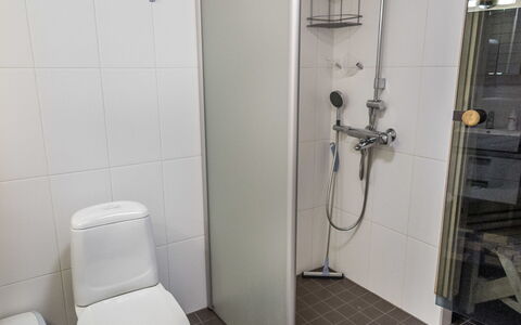Ylläskumpu 3 Sivakka: Mueble, Silla, Mueble Para Exteriores, Mesa, Madera, Mesa Al Aire Libre, Cocina Y Comedor Mesa, Sombra, Jardín, Paraguas