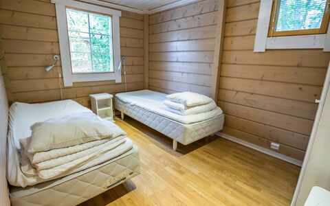 Anttoora 1: Madera, Suelo, Piso, Habitación, Manchas De Madera, Madera Dura, Tablón, Habitación, Suelos De Madera, Cama
