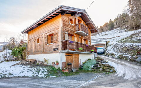 Saint Gervais 535: Cielo, Planta, Edificio, Nieve, Ventana, Propiedad, Nube, Casa, Madera, Árbol