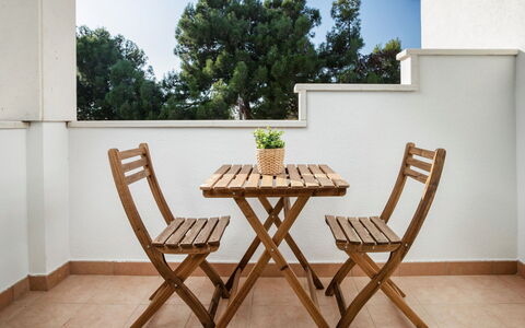 Villa Beach Front: Mueble, Mesa, Silla, Habitación, Propiedad, Diseño De Interiores, Casa, Mesa Al Aire Libre, Madera, Diseño