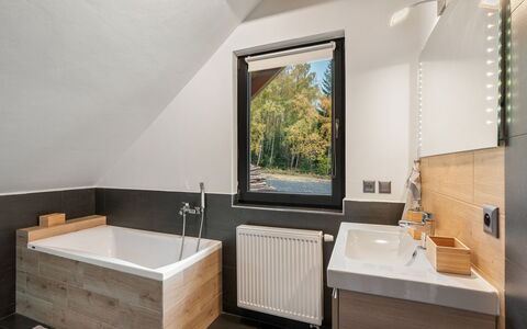 Srub Kuří: Madera, Arreglo De Tubería, Piso, Diseño De Interiores, Suelo, Grifo, Plomería, Casa, Lavabo, Baño