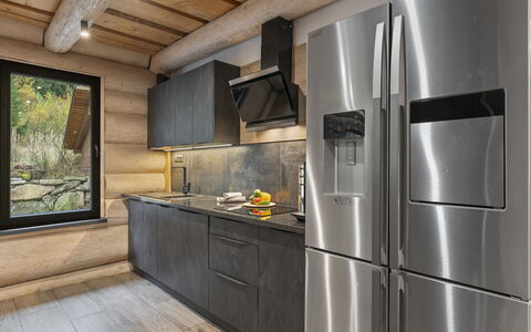 Srub Kuří: Piso, Diseño De Interiores, Cocina, Madera, Mueble, Aparato De Cocina, Mostrador, Electrodoméstico, Suelos De Madera, Casa