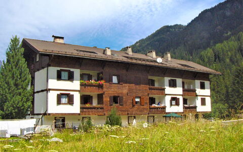 Cesa Palua: Casa, Propiedad, Accidentes Geográficos Montañosas, Montaña, Hill Station, Cordillera, Casa, Edificio, Alpes, Área Rural