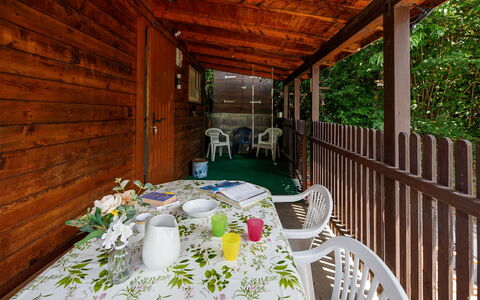 Chalet Guldeli: Madera, Cabaña, Manchas De Madera, Porche, Madera Dura, Tablón, Edificios Del Jardín, Cubierta, Sombra, Cuarto De Troncos