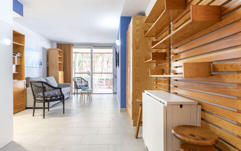 Torredembarra 160: Propiedad, Habitación, Edificio, Diseño De Interiores, Mueble, Suelo, Casa, Techo, Arquitectura, Bienes Raíces