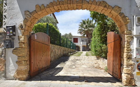 Laurel: Arco, Arquitectura, By, Puerta, Edificio, Madera, Portón, Árbol, Casa, Pasarela