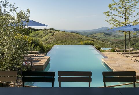 Sequerciani: Piscina, Propiedad, Arquitectura, Árbol, Casa, Bienes Raíces, Ocio, Edificio, Vacaciones, Sombra