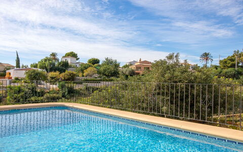 Villa Preciosa: Piscina, Propiedad, Bienes Raíces, Casa, Casa, Cielo, Vacaciones, Ocio, Agua, Recurso