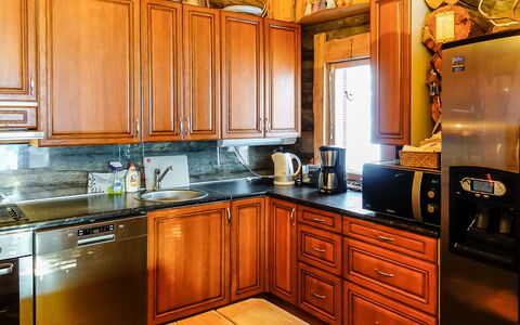 Teeritaivas: Cocina, Aparato De Cocina, Electrodoméstico, Gabinetes, Madera, Mostrador, Piso, Diseño De Interiores, Mueble, Electrodoméstico