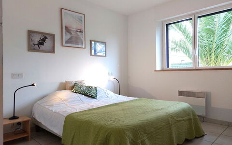 Golf de Bretagne: Propiedad, Ventana, Mueble, Comodidad, Verde, Azur, Madera, Textil, Sombra