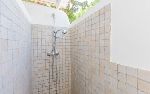 Villetta Ferreri: Loseta, Propiedad, Pared, Habitación, Baño, Arquitectura, Bienes Raíces, Propiedad Material, Piso, Casa