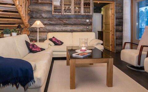 Villa Aurora: Mueble, Diseño De Interiores, Piso, Madera, Suelo, Sofá, Sala, Habitación, Suelos De Madera, Techo