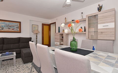 Magnolia: Habitación, Propiedad, Ventilador De Techo, Diseño De Interiores, Techo, Mueble, Edificio, Mecánico Fan, Bienes Raíces, Casa