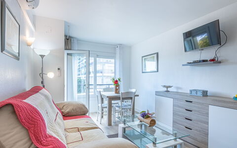 Port Salins: Habitación, Mueble, Propiedad, Diseño De Interiores, Azul, Habitación, Edificio, Casa, Suelo, Bienes Raíces