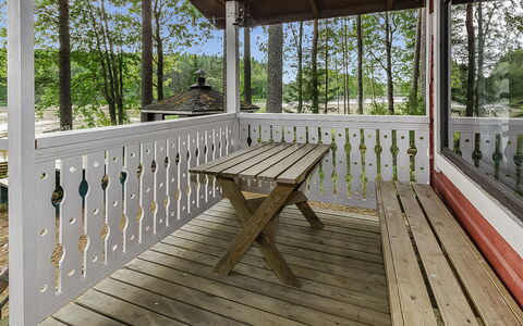 Haapalehto: Mueble, Silla, Mueble Para Exteriores, Mesa, Madera, Mesa Al Aire Libre, Cocina Y Comedor Mesa, Sombra, Jardín, Paraguas