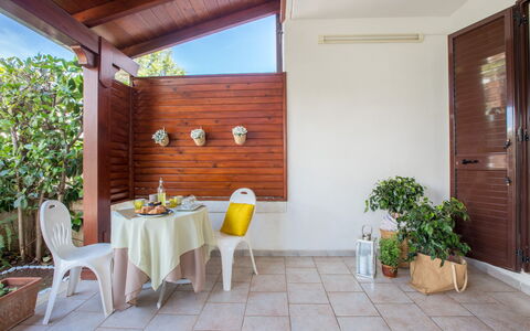 Villa Anna: Propiedad, Habitación, Edificio, Casa, Bienes Raíces, Diseño De Interiores, Mueble, Arquitectura, Casa, Mesa