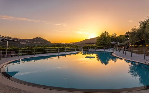 Villa Alfresco: Piscina, Recurso, Oscuridad, Reflexión, Ciudad De Vacaciones, Noche, Thermae, Amanecer
