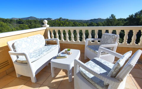 Del Pozo: Propiedad, Mueble, Habitación, Bienes Raíces, Casa, Villa, Patio, Edificio, Inmuebles, Mesa