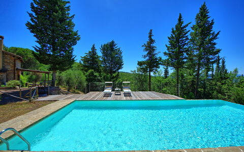 Casa Fioraie: Piscina, Propiedad, Paisaje Natural, Ocio, Bienes Raíces, Inmuebles, Casa, Hierba, Vacaciones, Árbol