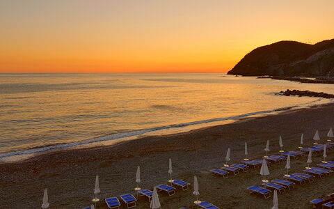 Dai Fiorentini - Apartment In Levanto: Mar, Costa, Cielo, Playa, Horizonte, Apuntalar, Oceano, Puesta De Sol, Noche, Mañana