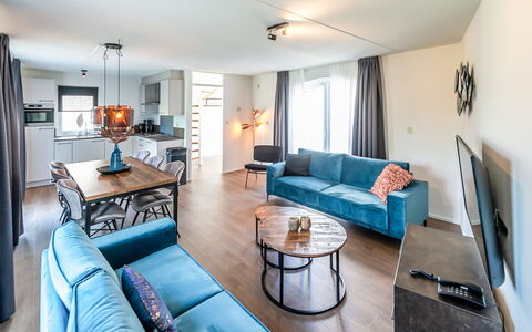 Citta Romana: Sofá, Mesa, Mueble, Propiedad, Marco, Comodidad, Azul, Azur, Almohada, Diseño De Interiores