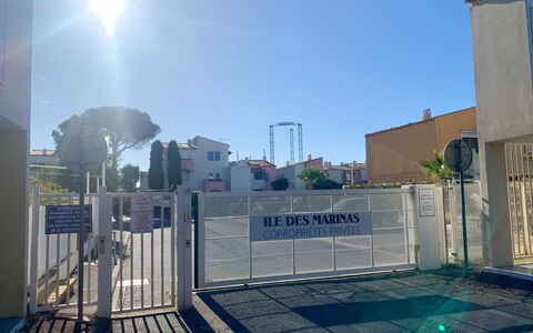 L'île des Marinas: Departamento, Arquitectura, Barrio Residencial, Condominio, Material Compuesto, Diseño Urbano, Balcón, Uso Mixto, Sombra
