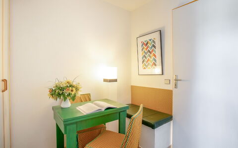 Hélios: Habitación, Propiedad, Verde, Mueble, Diseño De Interiores, Edificio, Casa, Suelo, Bienes Raíces, Baño