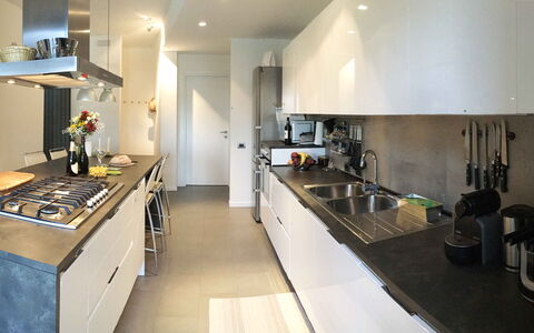 Casale De Conti: Mostrador, Propiedad, Habitación, Cocina, Gabinetes, Diseño De Interiores, Mueble, Edificio, Suelo, Casa