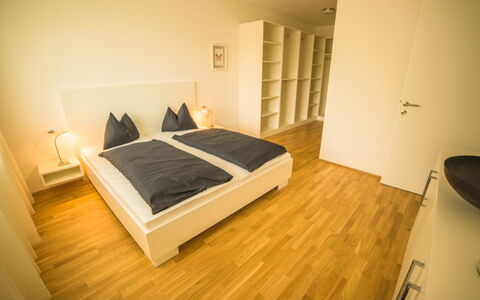 Sankt Lambrecht 10: Mueble, Edificio, Comodidad, Madera, Marco De La Cama, Casa, Diseño De Interiores, Piso, Suelo, Cama