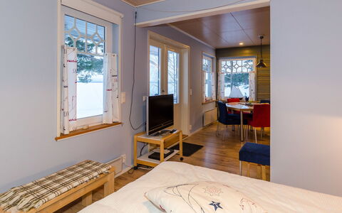 Saunamaja: Mueble, Silla, Mueble Para Exteriores, Mesa, Madera, Mesa Al Aire Libre, Cocina Y Comedor Mesa, Sombra, Jardín, Paraguas
