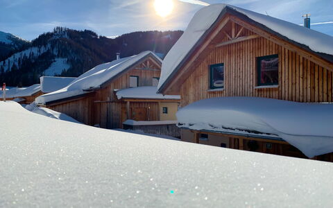 Hohentauern 20: Nube, Cielo, Montaña, Edificio, Propiedad, Ventana, Nieve, Ligero, Casa, Pendiente