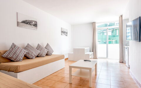 Alojamiento:&nbsp;Neighbours Beach 100.4