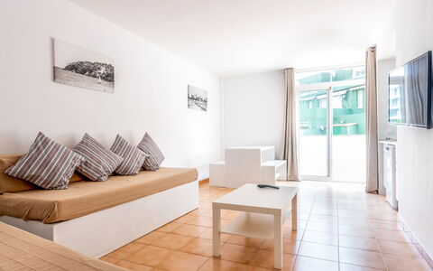 Alojamiento:&nbsp;Neighbours Beach 100.5