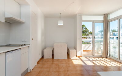 Alojamiento:&nbsp;Neighbours Beach 100.11
