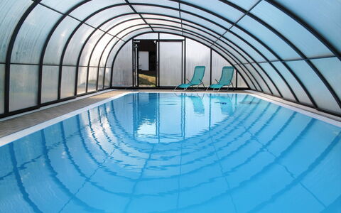 Holiday Hill 28: Piscina, Azul, Centro De Ocio, Arquitectura, Edificio, Ocio, La Luz Del Día