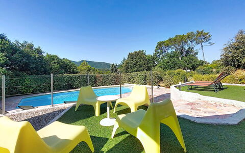 Bois D'Astros: Piscina, Jardín, Recurso, Mueble Para Exteriores, Eco Hotel, Sombra, Paisajismo, Césped, Silla, Sunlounger