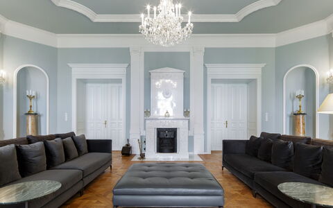 Manowce Palace: Diseño De Interiores, Piso, Suelo, Pared, Mueble, Techo, Sala, Sofá, Encendiendo, Casa