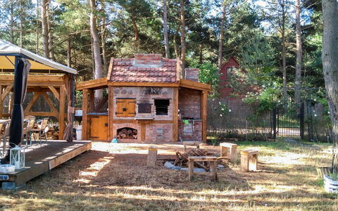 Willa Vinci: Planta, Naturaleza, Árbol, Sombra, Madera, El Terreno Del Lote, Biome, Paisaje Natural, Ocio, Cabaña
