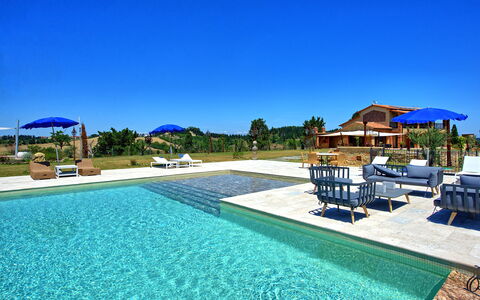 Villa Massimiliano: Piscina, Propiedad, Recurso, Bienes Raíces, Inmuebles, Edificio, Ocio, Casa, Ciudad De Vacaciones, Villa