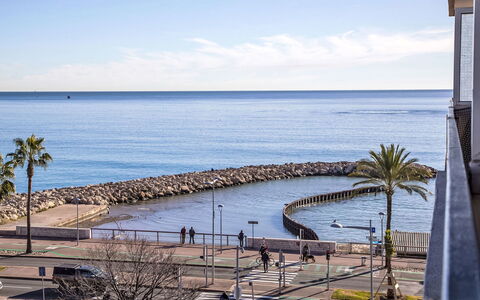 Cagnes-Sur-Mer 137: Cuerpo De Agua, Costa, Mar, Costeras Y Los Accidentes Geográficos Oceánico, Playa, Apuntalar, Oceano, Ciudad De Vacaciones, Bahía