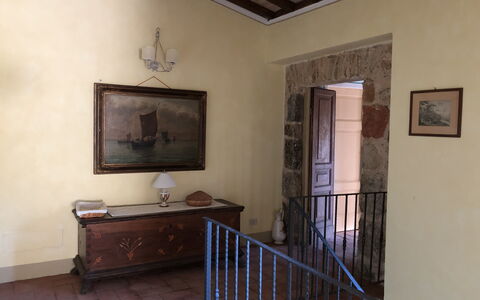 Beautiful Stone Country Villa: Propiedad, Techo, Habitación, Edificio, Suelo, Casa, Pretil, Pared, Diseño De Interiores, Arquitectura